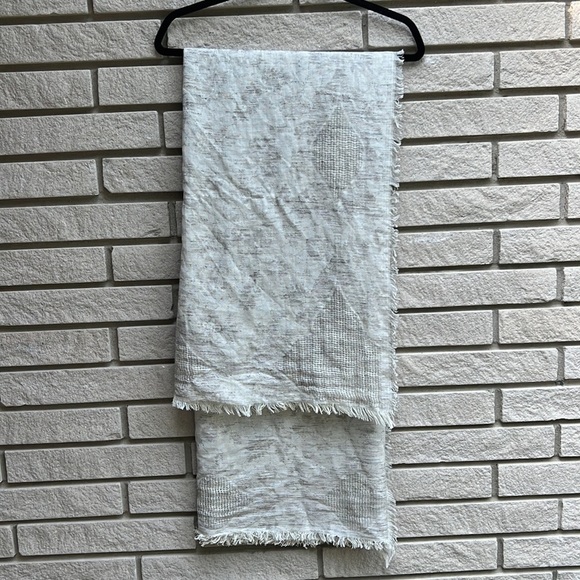 Aphorism Woven Lightweight Blanket Scarf - Picture 3 of 9